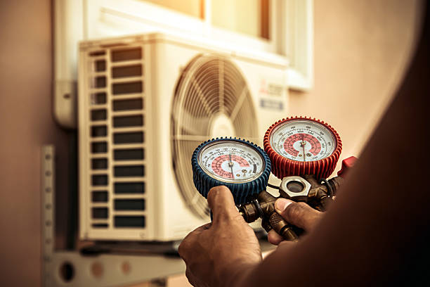 Professional Ac Installation technician working in Freeport, PA